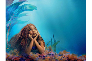 “アリエル”ハリー・ベイリー、ディズニーランドで歌唱『リトル・マーメイド』 画像