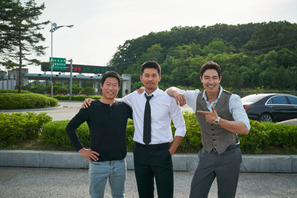 ヒョンビン、チームワークに笑顔　ユナの誕生日をお祝いも『コンフィデンシャル：国際共助捜査』 画像