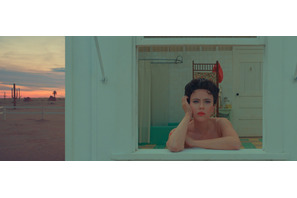 スカーレット・ヨハンソンら“舞台裏”を語る『アステロイド・シティ』インタビュー映像 画像