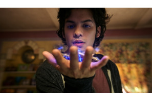 DC最新作『ブルービートル』11月29日デジタルリリース！ 本編冒頭10分を初公開 画像