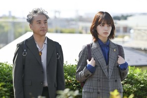 ムロツヨシ“蔵前”と平手友梨奈“杏”に視聴者「距離感縮んでほっこり」…「うちの弁護士は手がかかる」3話 画像