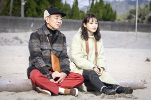 奈緒“瞳”が父・木梨憲武“雅彦”の主治医を訪ねる…「春になったら」第2話 画像