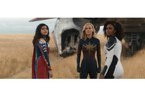 3人のヒーローたちの戦闘準備切り取る『マーベルズ』未公開シーン 画像