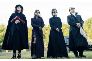 『ビートルジュース』続編より初映像解禁 新キャストのジェナ・オルテガ演じるアストリッドの姿も 画像