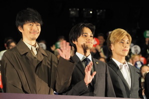 「アンチヒーロー」第1話の反響に長谷川博己＆北村匠海らがニヤニヤ「しめしめという感じ、考察して！」 画像