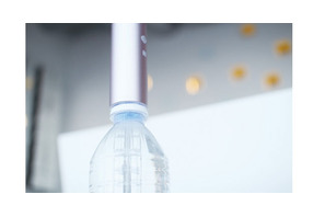 ペットボトルのミネラルウォーターを3分で水素水に　話題のマジックシェイクとは？ 画像