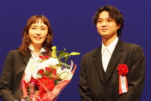 新垣結衣「人生の糧になるような素晴らしい時間だった」磯村勇斗の登場に思わず笑顔も 画像