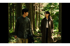 小松菜奈＆松田龍平ら、オール佐渡島ロケでの和やかな撮影現場『わたくしどもは。』メイキング映像 画像