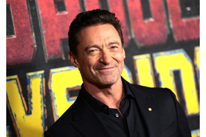 ヒュー・ジャックマン、キー・ホイ・クァンに25年ぶりに再会し大喜び インスタで報告 画像