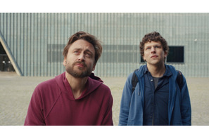 ジェシー・アイゼンバーグ監督最新作『リアル・ペイン』2025年公開決定 画像