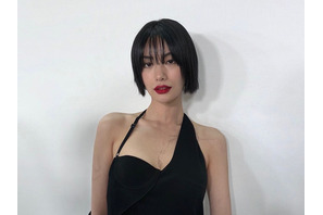 【韓国女優】全身タトゥーを除去中のナナ、大胆ドレスでパリを魅了！タトゥーの跡も注目【PHOTO】 画像