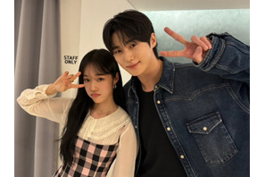 『ソンジェ』俳優ビョン・ウソク、共演した女優と仲良くピース！“21世紀の売れっ子たち”【PHOTO】 画像