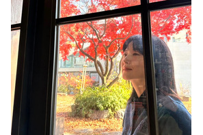 女優イ・ヨンエが秋を満喫！ドラマ撮影中の近況に“ほっこり”。「待ってます」【PHOTO】 画像