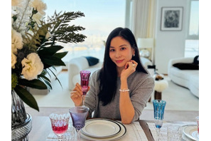 “チャン・ドンゴンの奥様”コ・ソヨン、リアリティ番組は不発に終わるも…豪華なパーティーでにっこり【PHOTO】 画像