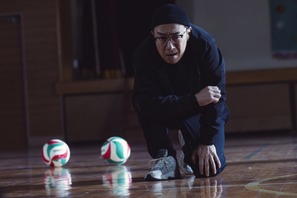 地味なミッションに挑む角田晃広“高橋”に「面白すぎ！」「楽しい」の声上がる…「ホットスポット」第2話 画像