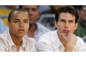 トム・クルーズ、息子コナーのDJ姿を鑑賞 画像