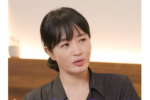 “信じられない54歳” 女優キム・ヘス、圧巻ドレス姿のための「必死なスタイル維持」を語った！ 画像