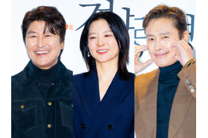 映画『JSA』主演キャストが25年ぶりに集合！“大物俳優だらけ”の貴重な瞬間【独占写真】 画像