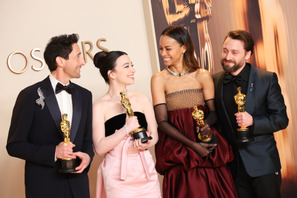 【第97回アカデミー賞】“最高スピーチ”はゾーイ・サルダナ!「移民の両親の誇り高い子ども」 映画館離れへの危機感もあらわに 画像