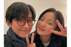 ナムグン・ミン、共演女優との仲良しツーショット公開！ますます新作が「楽しみ」【PHOTO】 画像