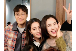 イ・ビョンホンの妹、兄夫婦との仲睦まじい姿を公開！「素敵な家族」【PHOTO】 画像