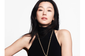 女優チョン・ジヒョン、ドラマ復帰前から“存在感全開”！高級ブランドのアンバサダーに抜擢 画像