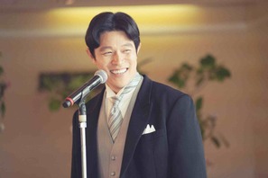 鈴木亮平“兄”のスピーチに涙『花まんま』ブライダルメイキングムービー 画像