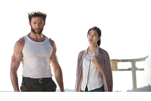 孤高のヒーローの恋人は日本人！ウルヴァリン＆ヒロインの2ショットが世界初公開 画像