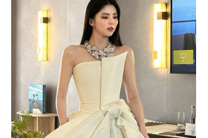 ハン・ソヒ、優雅な佇まいでレッドカーペットを彩った！カンヌ映画祭で放った“恍惚感”【PHOTO】 画像