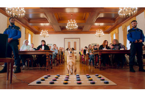 ボタンを使って“被告犬”が証言？『犬の裁判』本編映像 画像