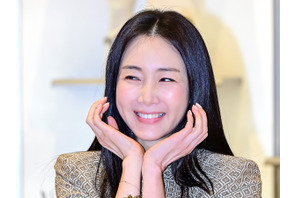 俳優30周年のチェ・ジウが「善行女優」として称賛される理由 画像