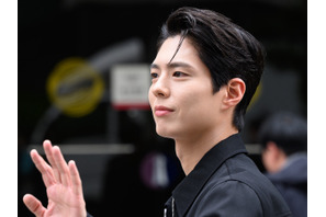 「美しさは外見だけじゃない」俳優パク・ボゴム、美談で紡がれる“人間力の高さ” 画像