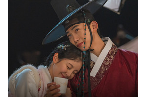 緊張のキス直前シーン公開、ソヒョン×オク・テギョンの“原作崩壊ロマンス”に心を奪われる 画像