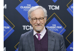 『ジョーズ』50周年記念 スピルバーグ監督が撮影当時をふり返り「これが私の最後の監督作かもと…」 画像