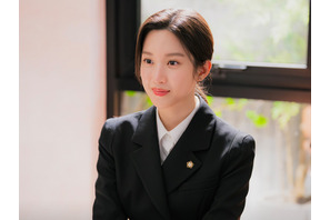 ムン・ガヨンが初の専門職キャラで完全覚醒、『瑞草洞』で見せた自然体の説得力 画像