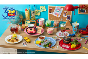 歴史をふり返るメニューが登場『トイ・ストーリー』30周年を祝うOH MY CAFEがオープン　7月25日から 画像