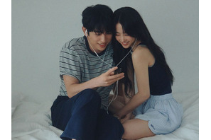 『未知のソウル』で深まった絆…パク・ボヨン＆パク・ジニョン、恋人同士のような密着写真が話題に 画像