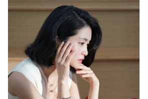 女優キム・テリ、ロングもボブも上品さ全開…ドレス＆ジュエリーで放つ圧巻のオーラ【PHOTO】 画像