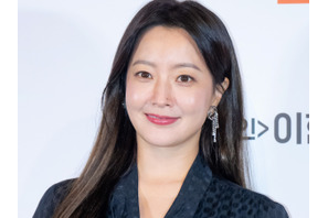 『シンイ―信義―』女優キム・ヒソンに市場で遭遇…美しすぎる姿に通行人も思わず「人形みたい」 画像