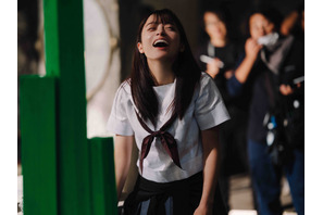 橋本環奈＆眞栄田郷敦『カラダ探し THE LAST NIGHT』撮影裏の笑顔公開 画像