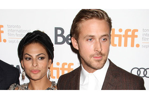 ライアン・ゴズリング、エヴァ・メンデスが40歳になるまでにプロポーズ 画像