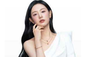 大胆「肩出し」衣装も上品に…『涙の女王』キム・ジウォン、磨きのかかった美貌で視線を奪う【PHOTO】 画像