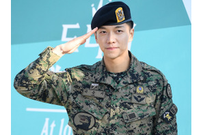 イ・スンギが光復節に刻む、3代続く“兵役名門家”の誇りを公開 画像