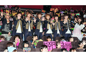韓流人気グループ「BOYFRIEND」と一緒にダンスに観客熱狂！　「愛してる」に悲鳴 画像