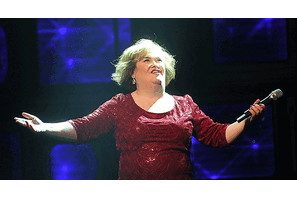 スーザン・ボイル、映画デビュー作でキスシーンを披露 画像