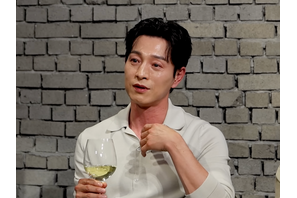 イ・ビョンホンの“ガチ推し”だった…俳優チョン・ソンイルがオタクぶりをセルフ暴露！ 画像