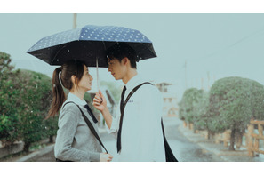 シュー・グァンハン＆アリス・クー　近づく距離、触れる指先…『劇場版 時をかける愛』恋の始まりの本編映像入手 画像