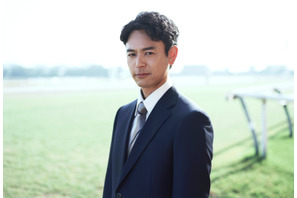 「想像以上のクオリティー」「ジョッキーカメラまで…」妻夫木聡主演「ザ・ロイヤルファミリー」初映像に期待の声続々 画像