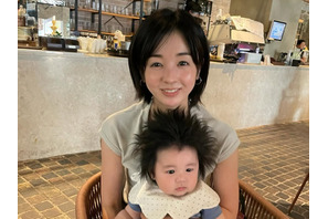 俳優シム・ヒョンタクの18歳年下日本人妻・サヤさん、“パパ似” 愛息とのツーショット公開【PHOTO】 画像