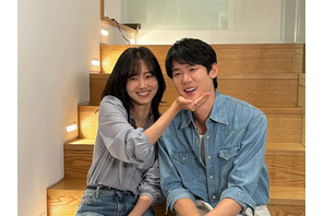 『賢い医師生活』ファン注目！待ちに待った“冬庭カップル”のデート風写真公開！【PHOTO】 画像